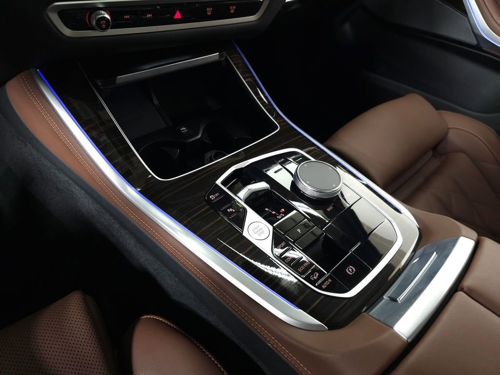 Used 2024 BMW X5 xDrive40i w/ Premium Package image 32