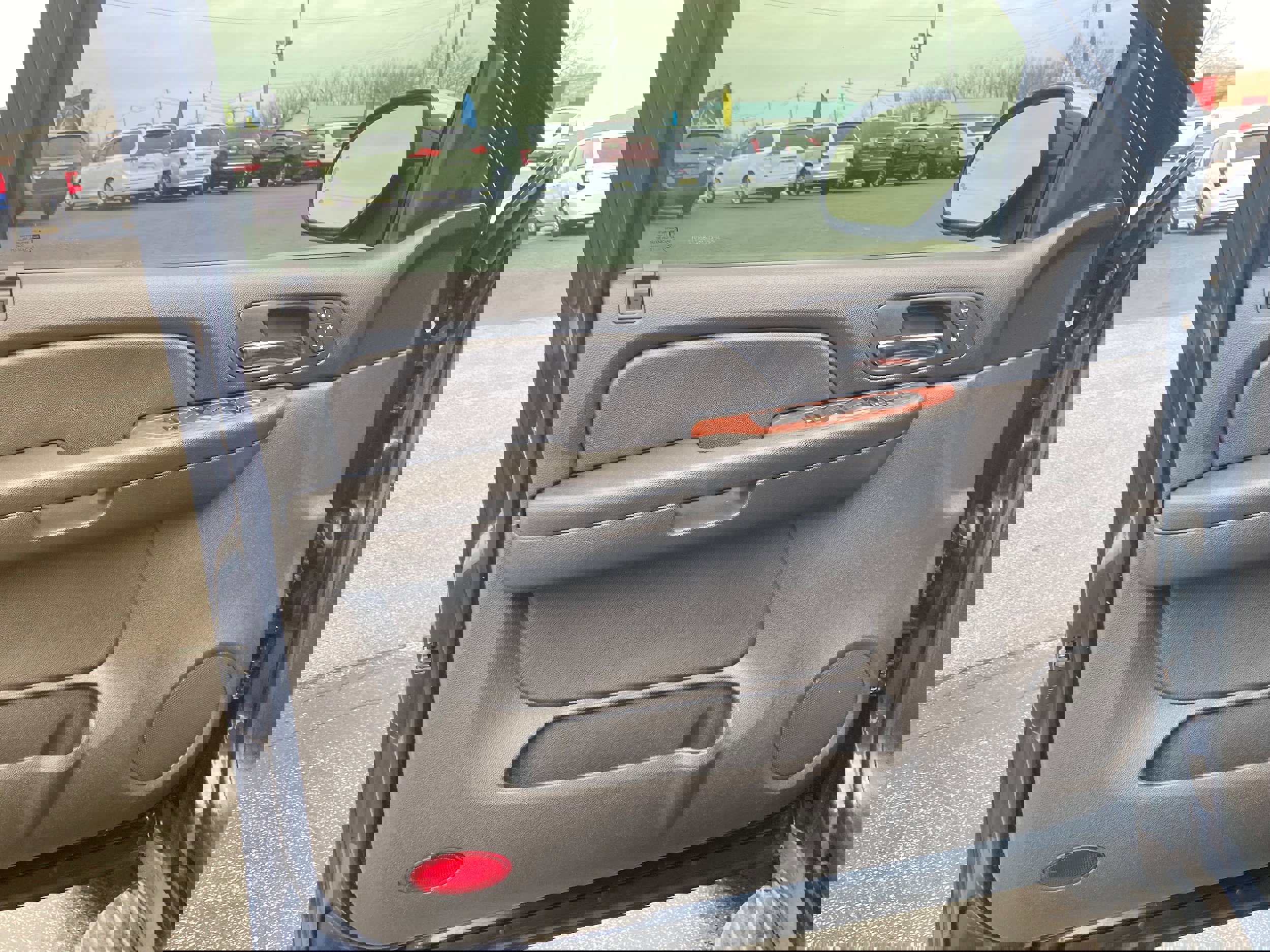 Used 2008 Chevrolet Avalanche LTZ w/ LTZ Preferred Equipment Group image 10