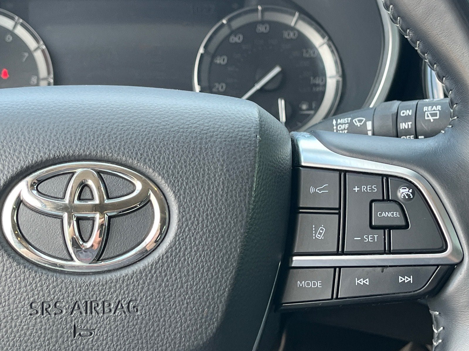 Used 2021 Toyota Highlander XLE FWD image 20