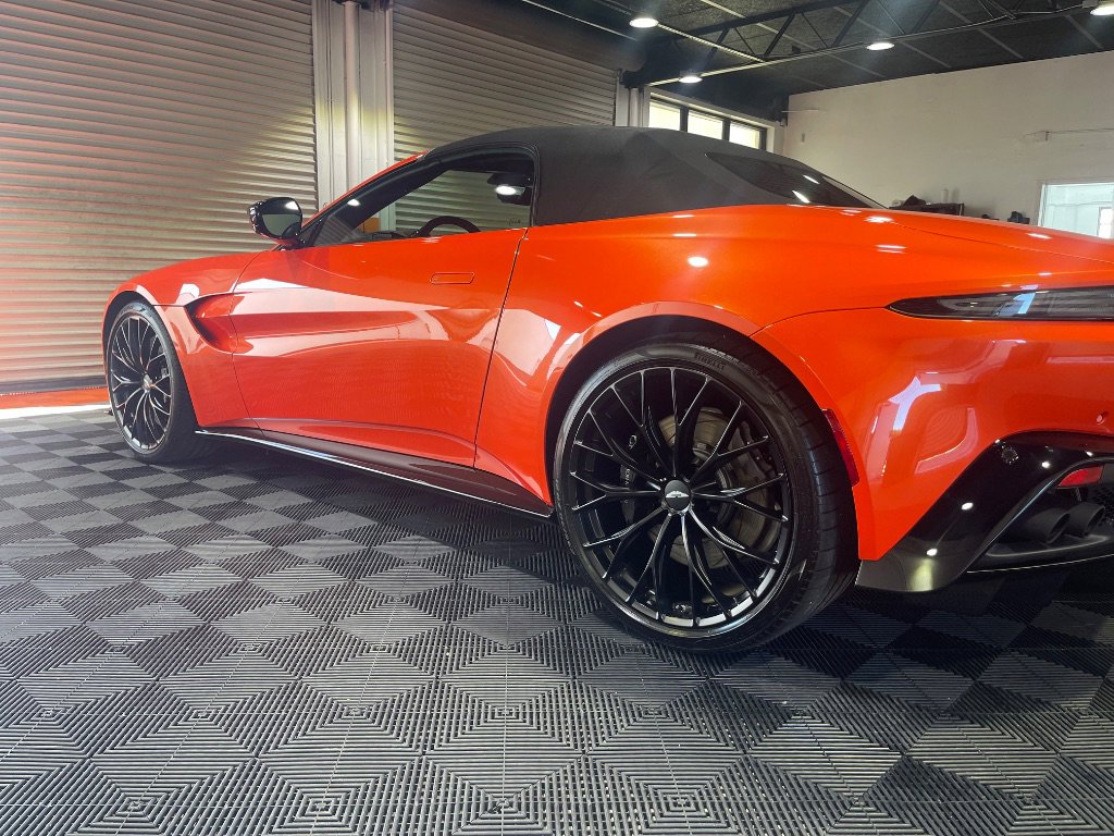 Used 2023 Aston Martin V8 Vantage Roadster image 8