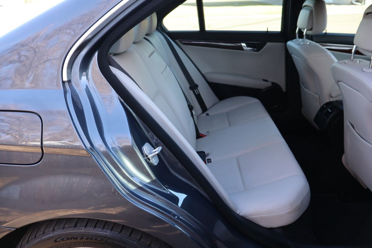 Used 2009 Mercedes-Benz C 300 4MATIC Sedan image 21