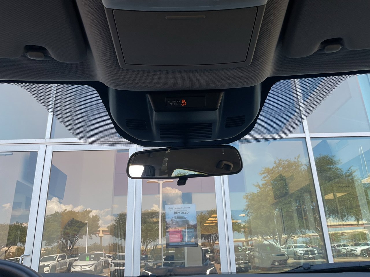 Used 2025 Nissan Rogue SV FWD image 18