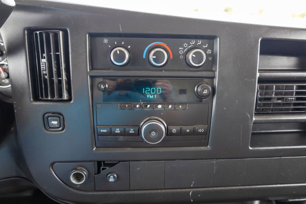Used 2014 Chevrolet Express 3500 RWD image 14