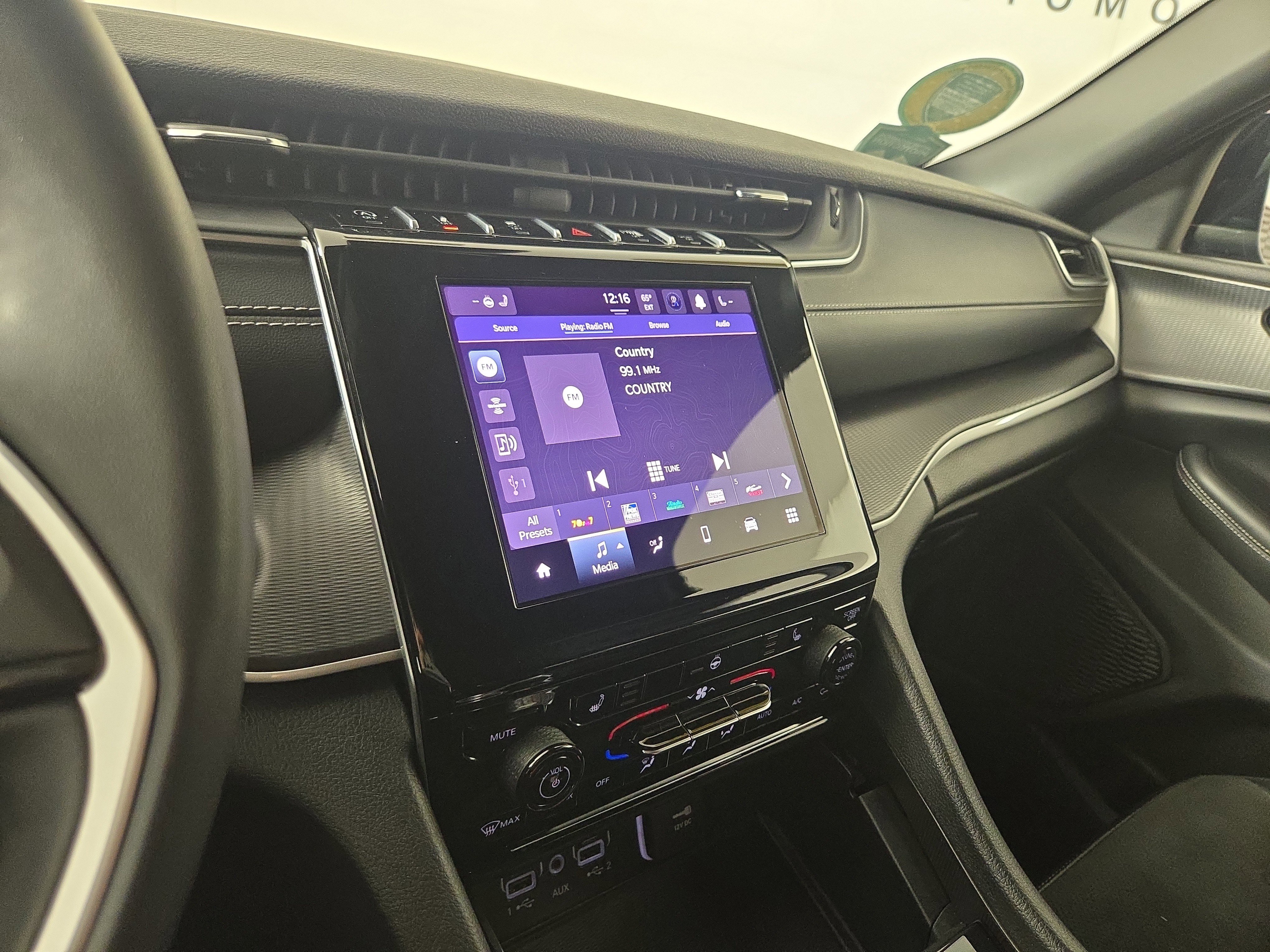 Used 2024 Jeep Grand Cherokee L Laredo image 20