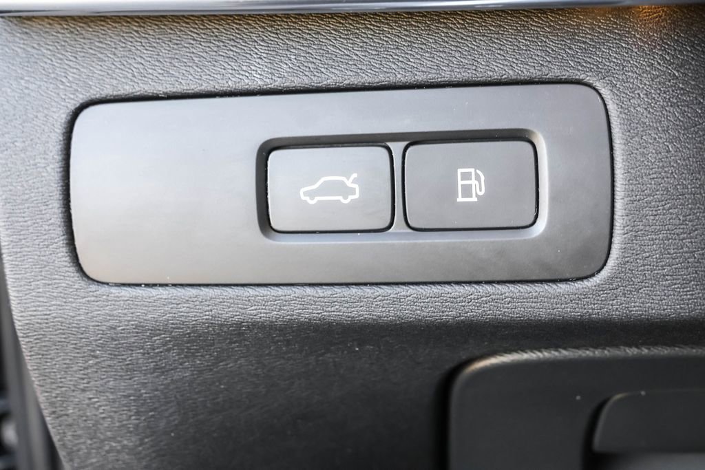 Used 2023 Volvo XC90 T8 Ultimate image 18