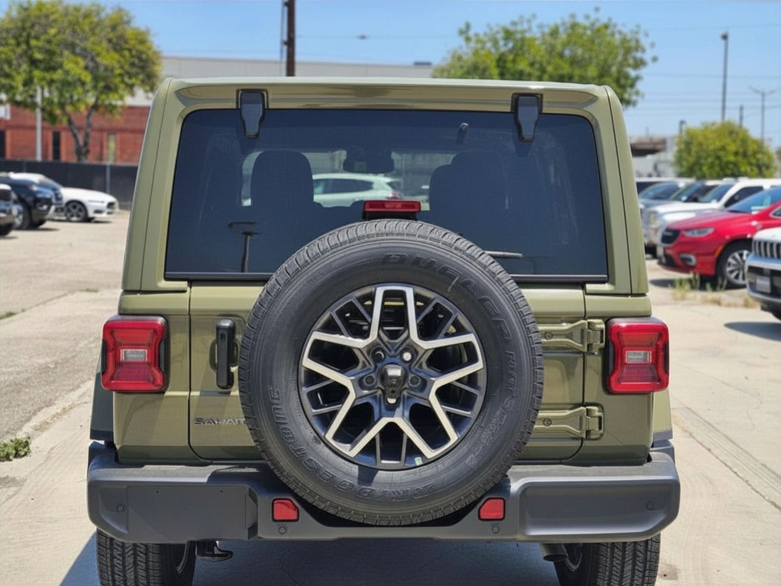 New 2026 Jeep Wrangler Unlimited Sahara w/ Safety Group AWD/4WD image 6