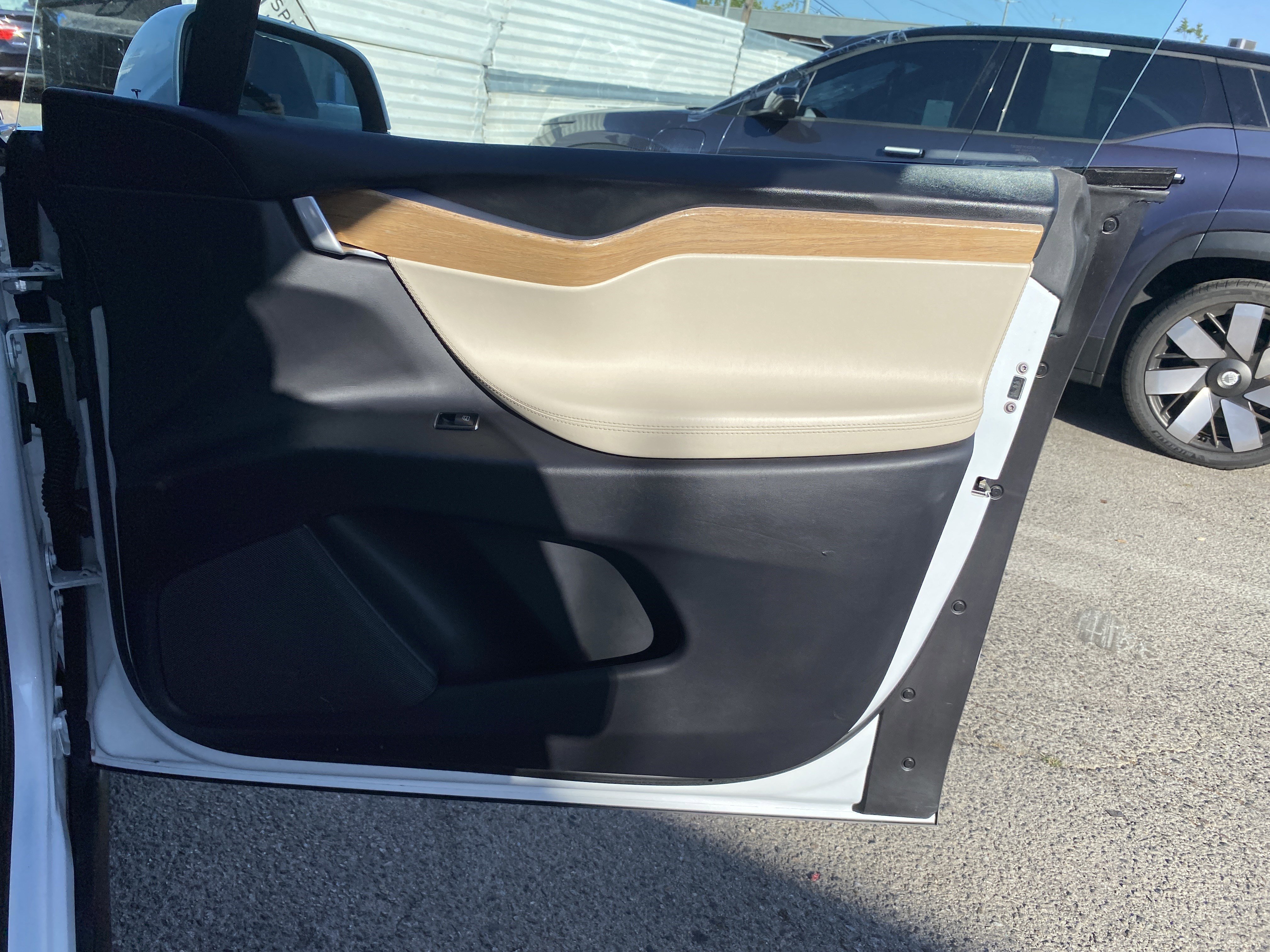 Used 2018 Tesla Model X 75D AWD/4WD image 25