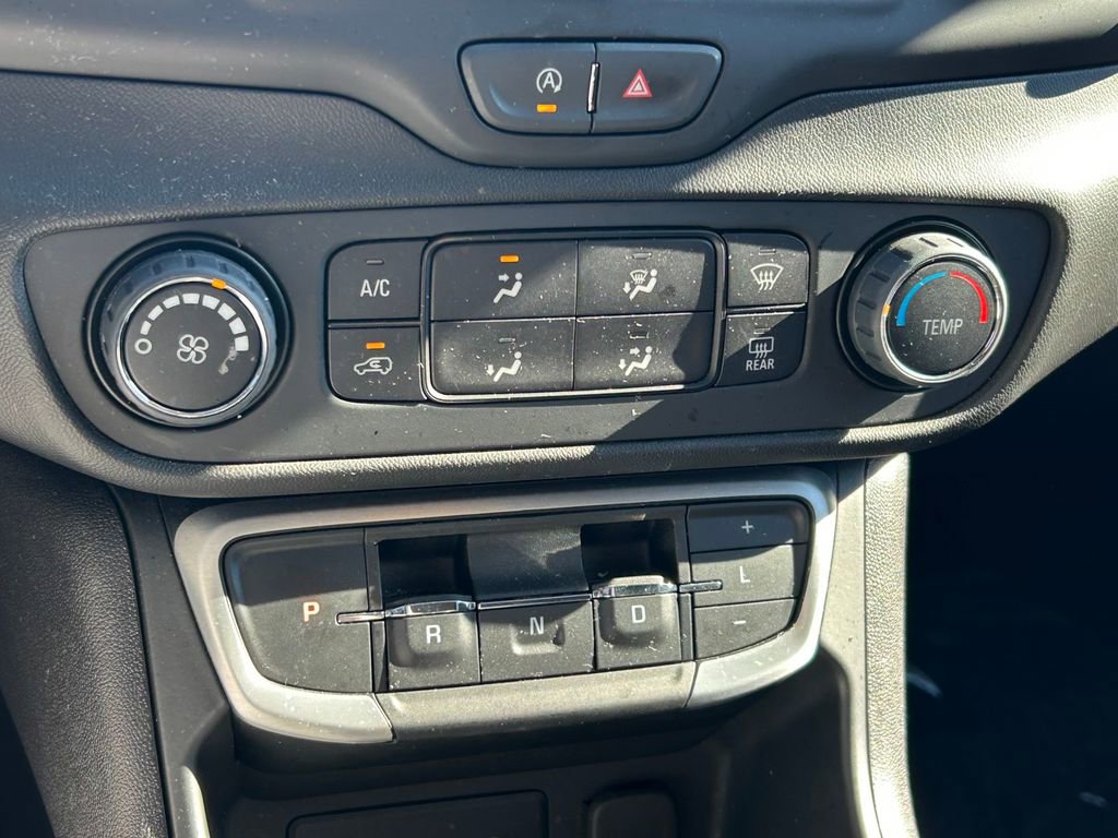 Used 2024 GMC Terrain SLE image 29