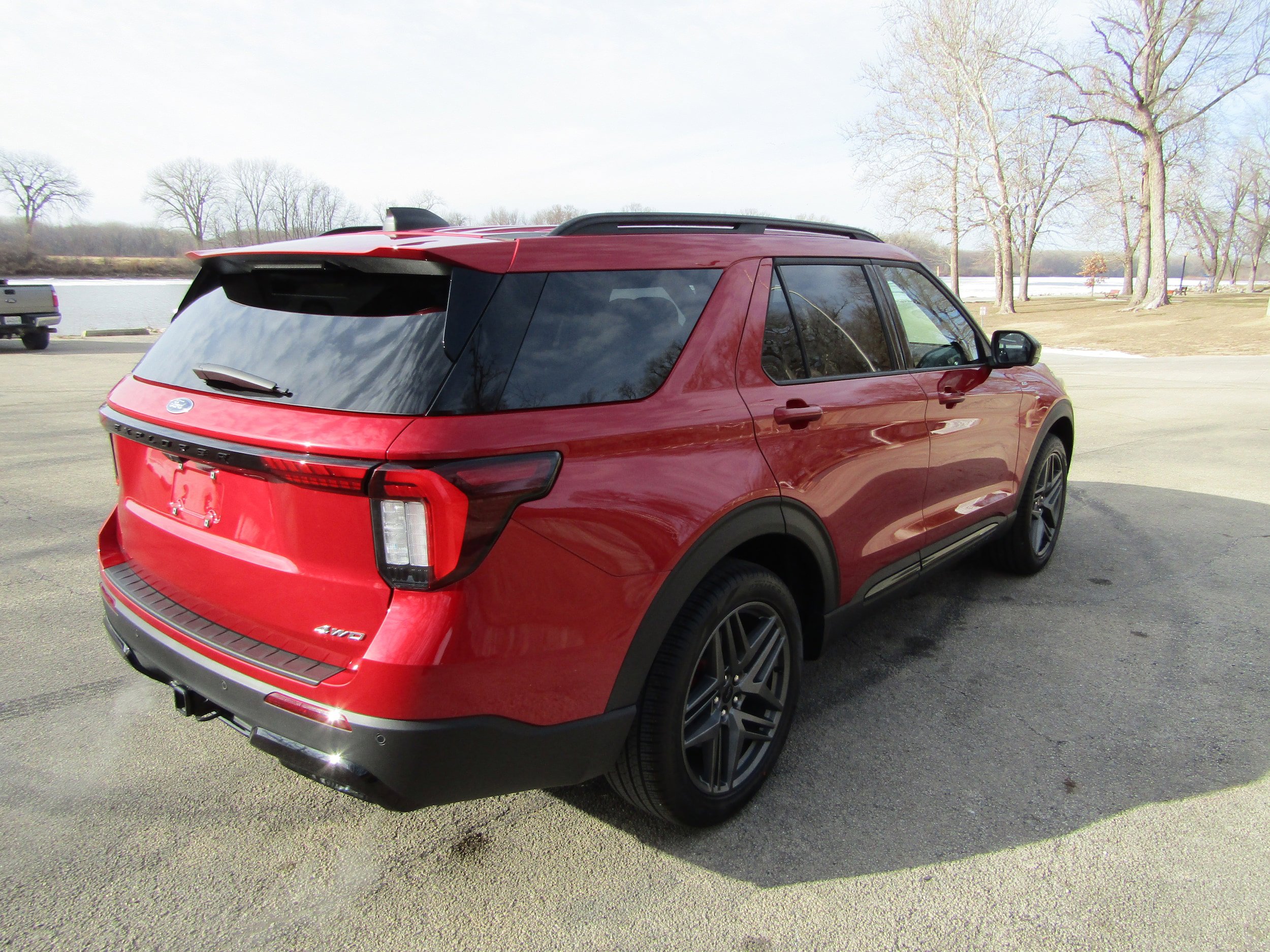 New 2026 Ford Explorer ST-Line w/ ST-Line Street Pack image 4