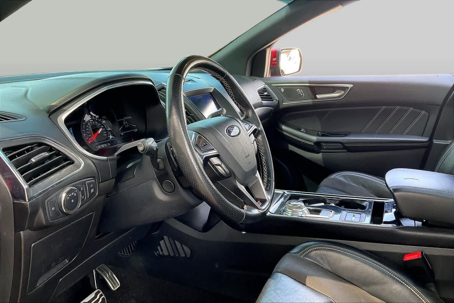 Used 2019 Ford Edge ST w/ Equipment Group 401A AWD/4WD image 17