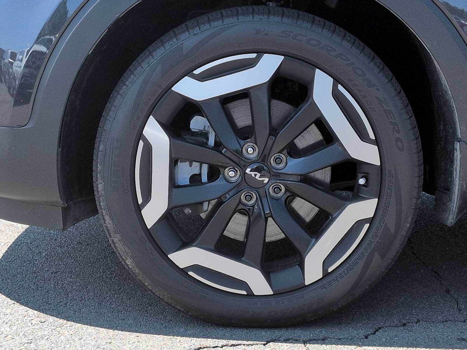 Used 2025 Kia Telluride EX w/ EX Captain's Chair Package AWD/4WD image 14