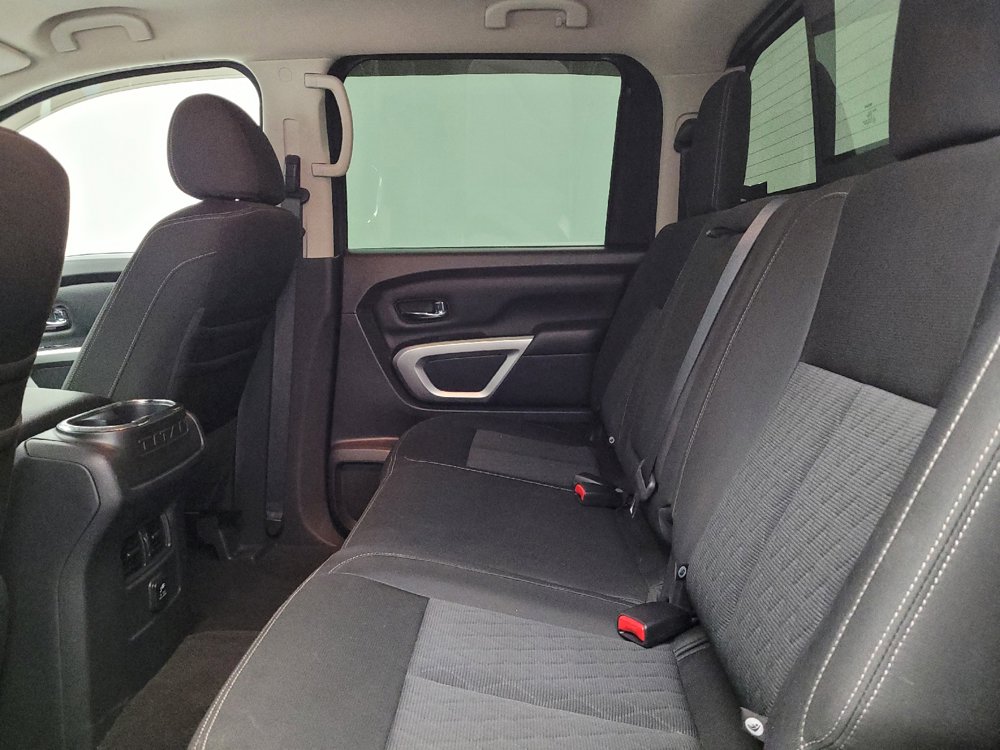 Used 2018 Nissan Titan SV w/ SV Convenience Package RWD image 18
