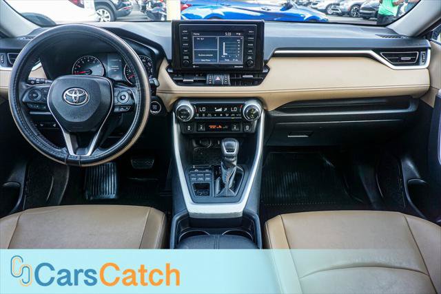 Used 2020 Toyota RAV4 XLE Premium AWD/4WD image 24
