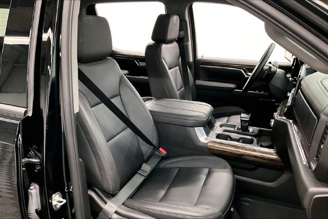 Used 2024 GMC Sierra 1500 Elevation w/ Elevation Premium Package AWD/4WD image 8
