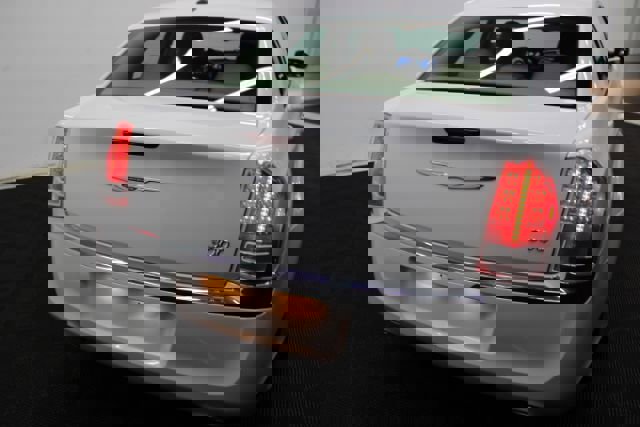 Used 2013 Chrysler 300 Motown w/ Driver Convenience Group image 6