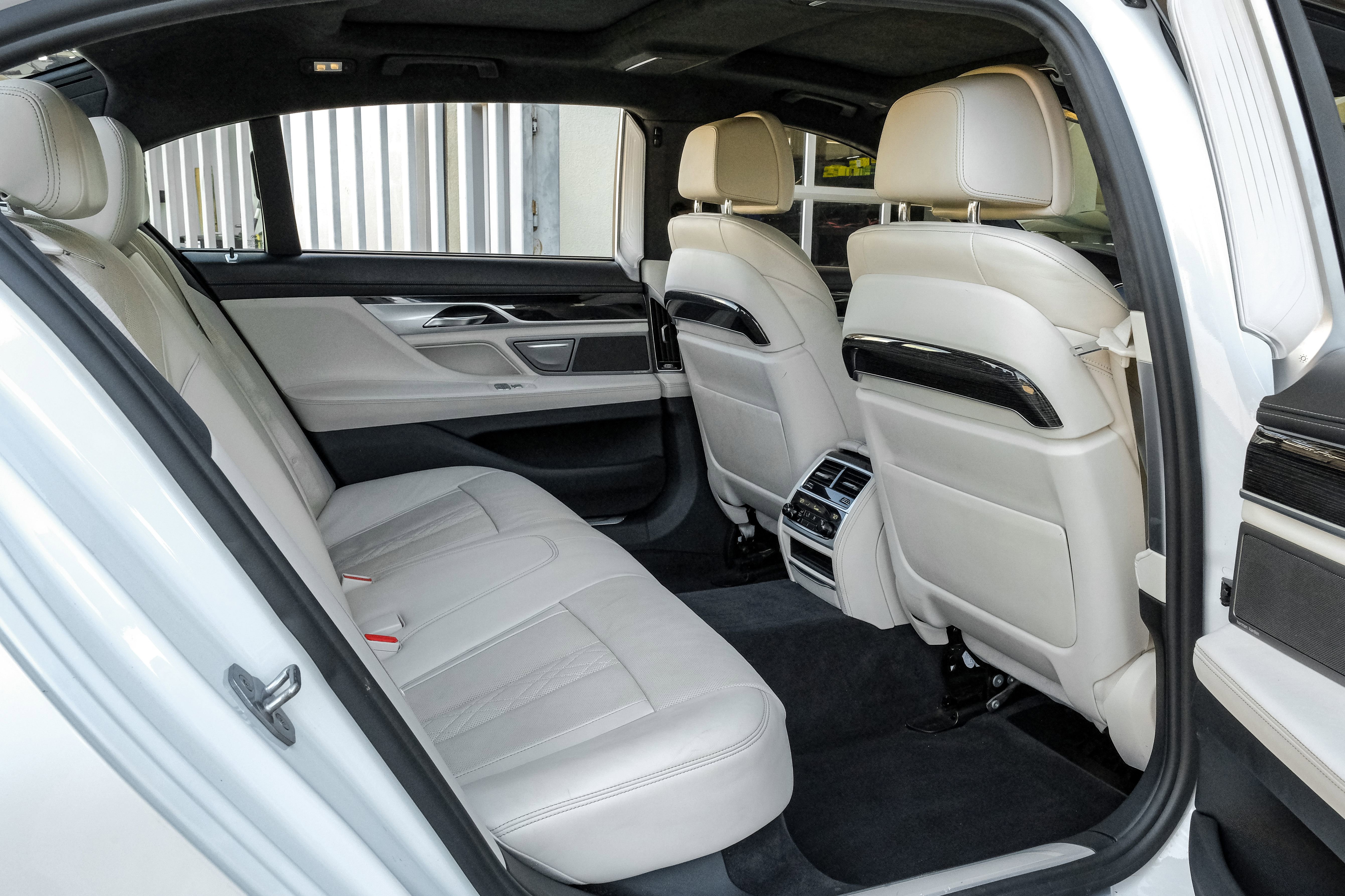 Used 2018 BMW 750i 750i image 40