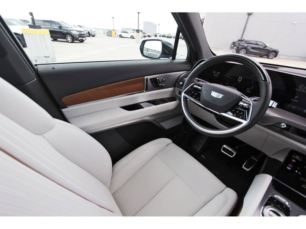 New 2026 Cadillac Vistiq Luxury AWD/4WD image 8