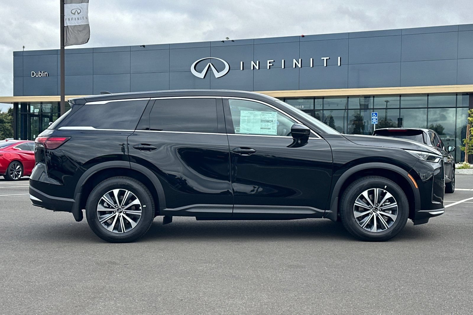 New 2027 INFINITI QX60 Pure w/ Cargo Package AWD/4WD image 6
