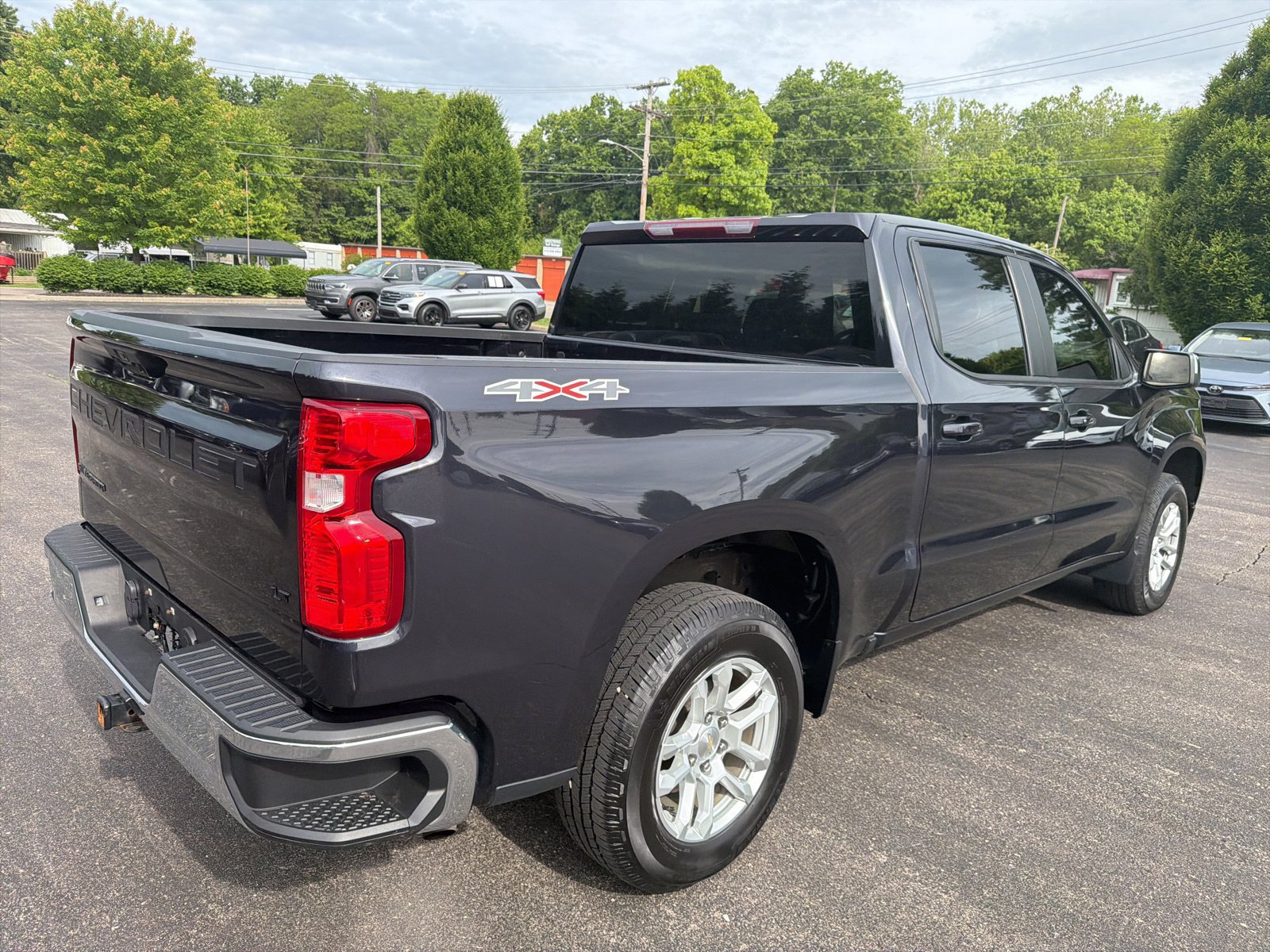 Used 2022 Chevrolet Silverado 1500 LT w/ LPO, Dark Essentials Package AWD/4WD image 5