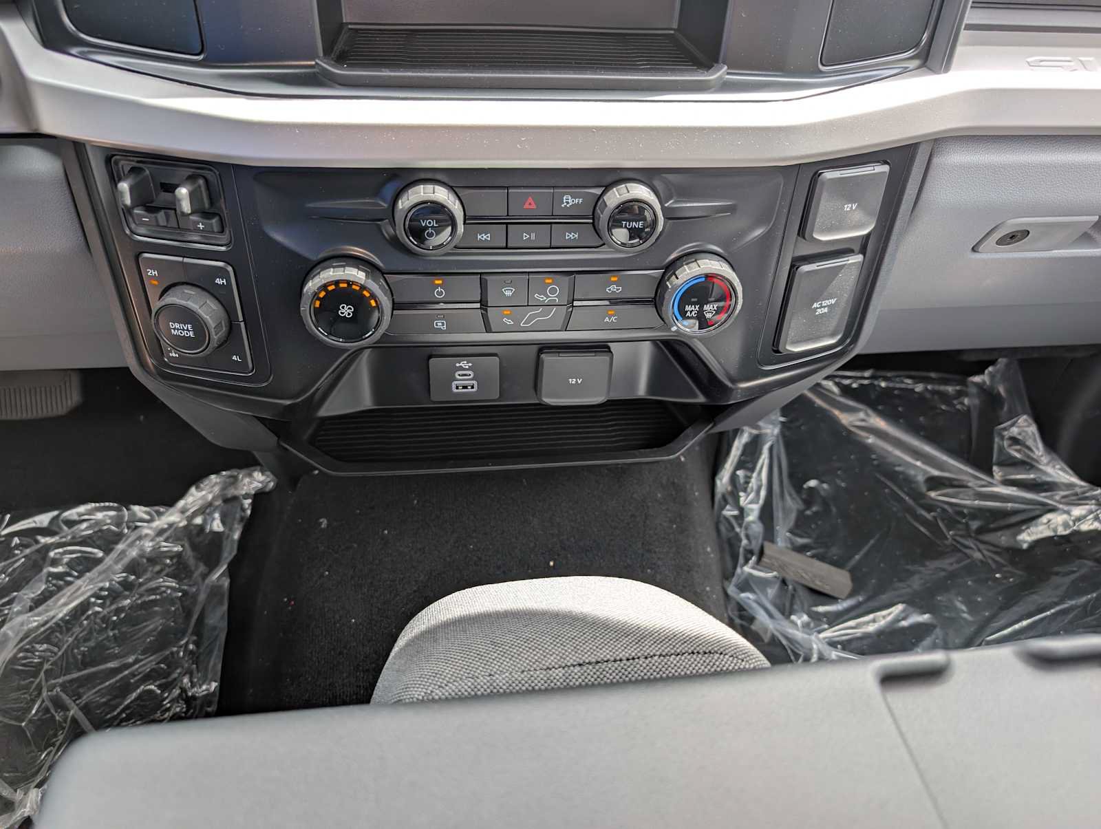 New 2026 Ford F250 XL w/ STX Appearance Package AWD/4WD image 17