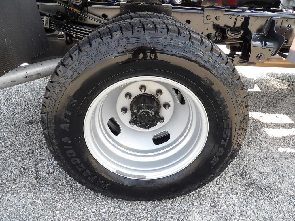 Used 2023 Ford F350 XL w/ Snow Plow Prep Package AWD/4WD image 76