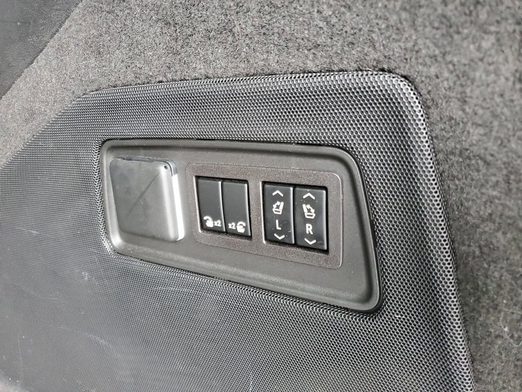 Used 2023 Cadillac Escalade Sport w/ LPO, ONYX Package image 29