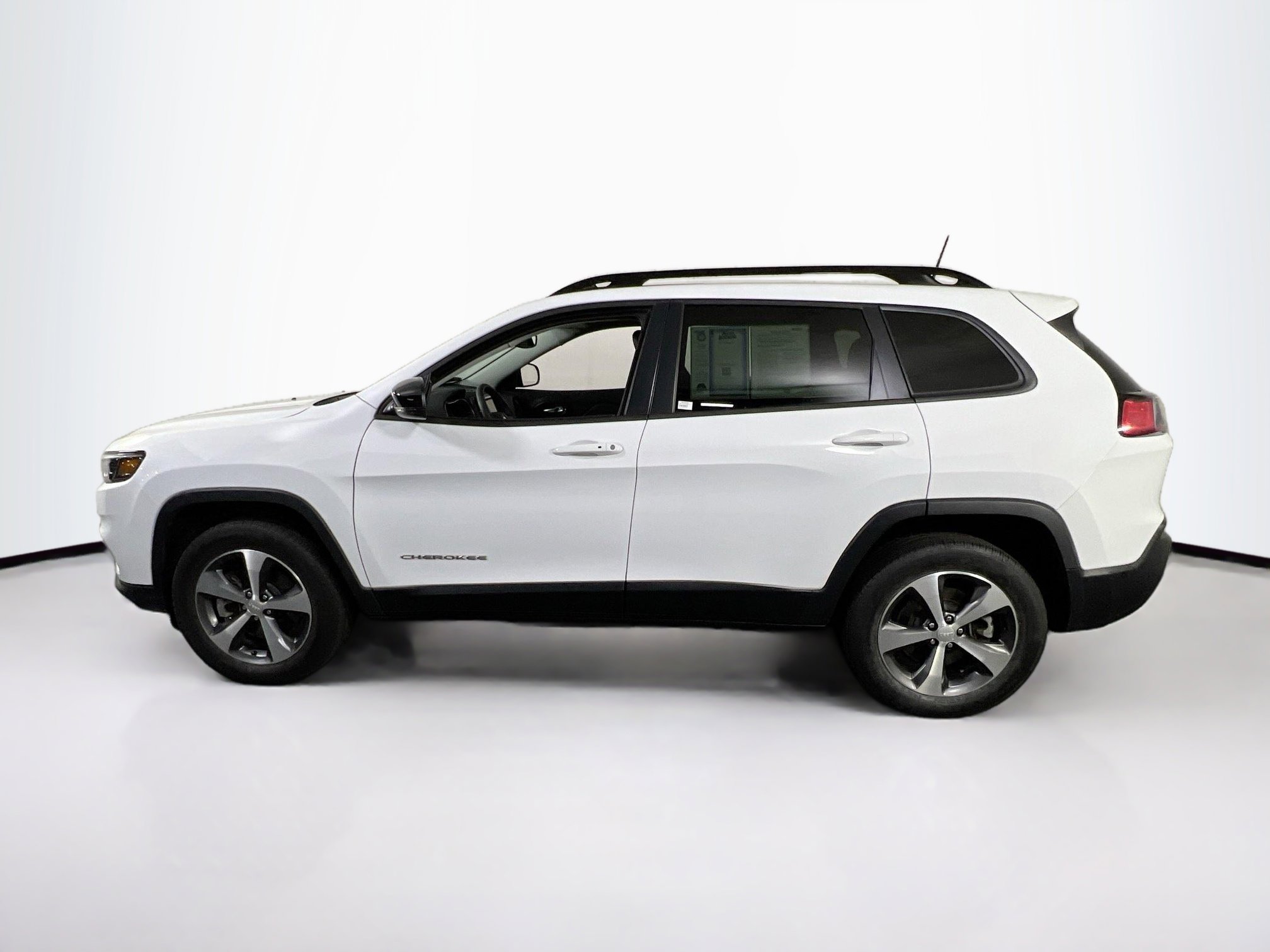 Used 2022 Jeep Cherokee Limited image 8