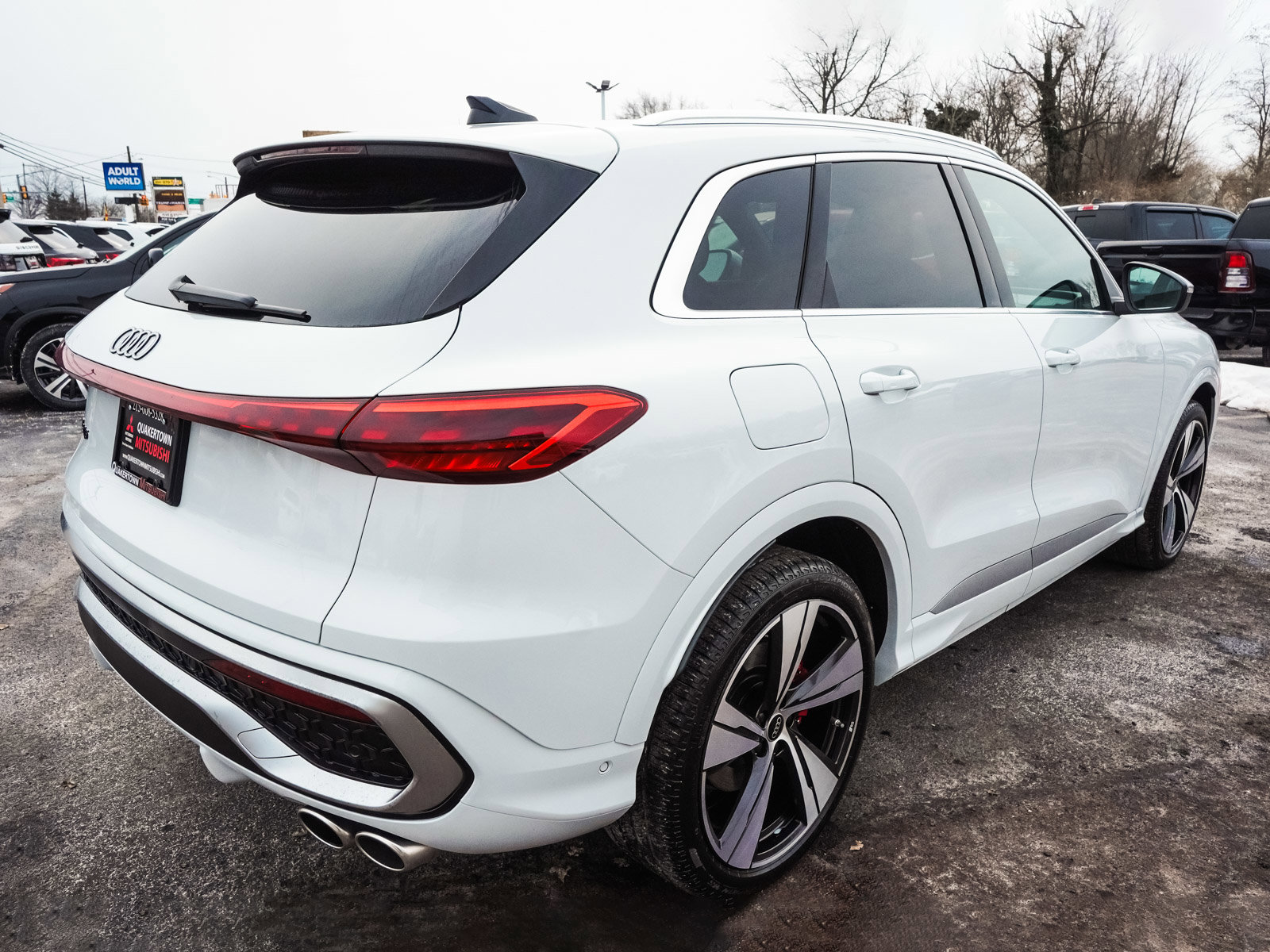 Used 2025 Audi SQ5 Premium Plus w/ Premium Plus Package image 6