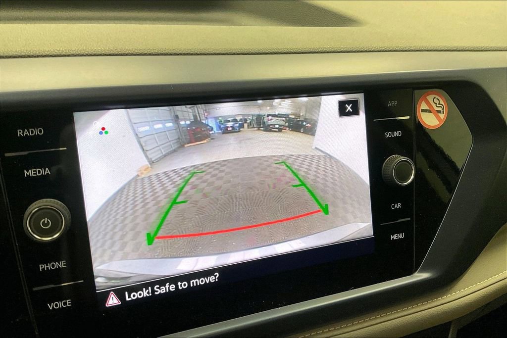 Used 2024 Volkswagen Taos SE image 21