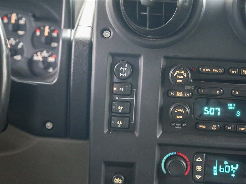 Used 2005 HUMMER H2 w/ Preferred Equipment Group AWD/4WD image 18