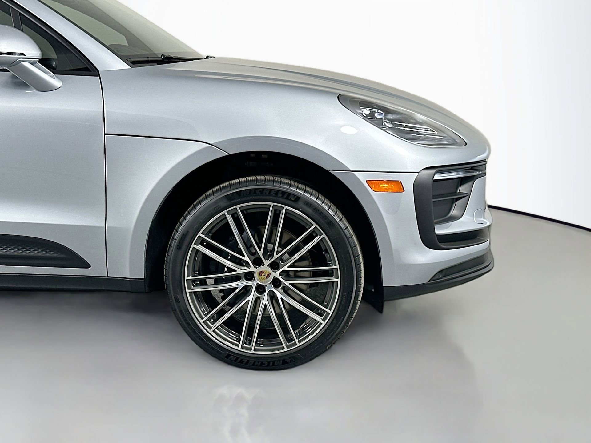 Certified 2026 Porsche Macan image 14