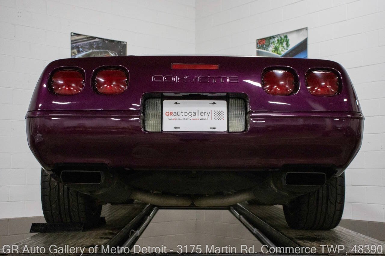 Used 1995 Chevrolet Corvette Coupe RWD image 21