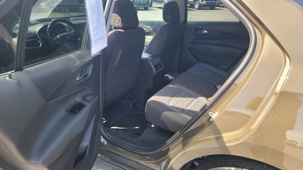 Used 2024 Chevrolet Equinox LT w/ LPO, Floor Liner Package FWD image 25
