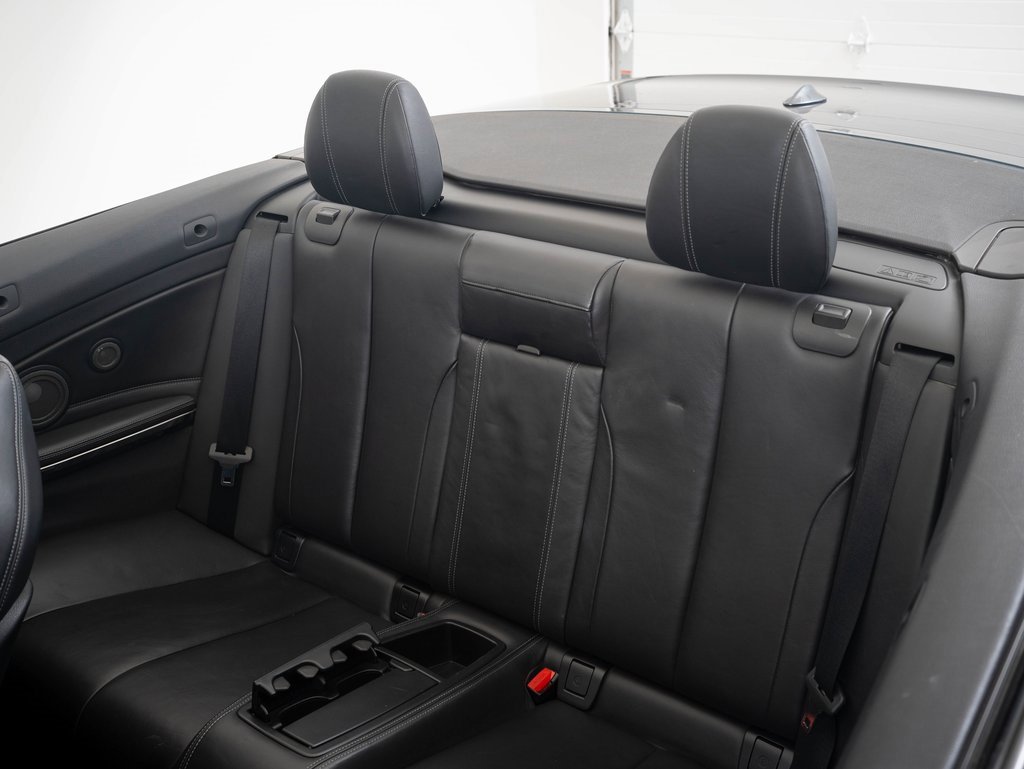 Used 2015 BMW M4 Convertible image 38