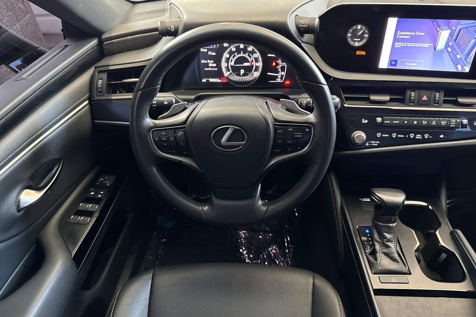 Used 2024 Lexus ES 350 w/ Accessory Package (Z1) FWD image 18