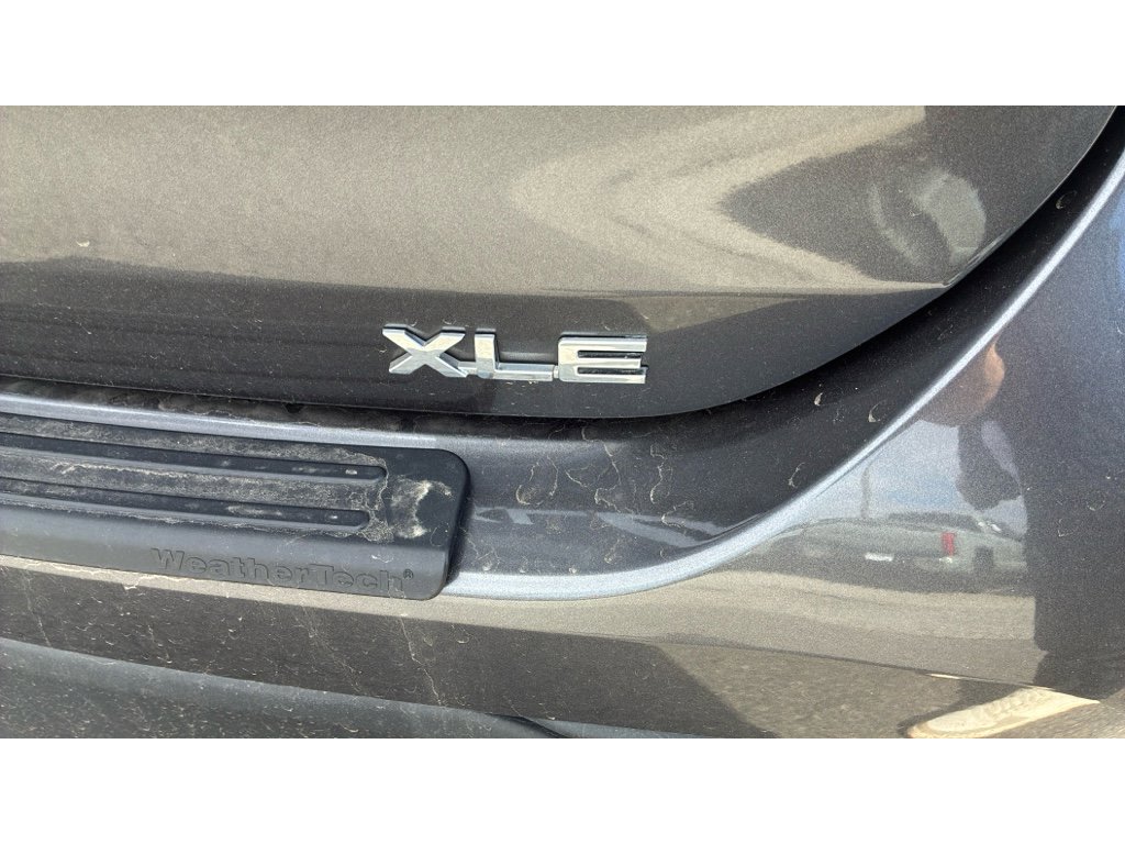 Used 2023 Toyota Highlander XLE image 7