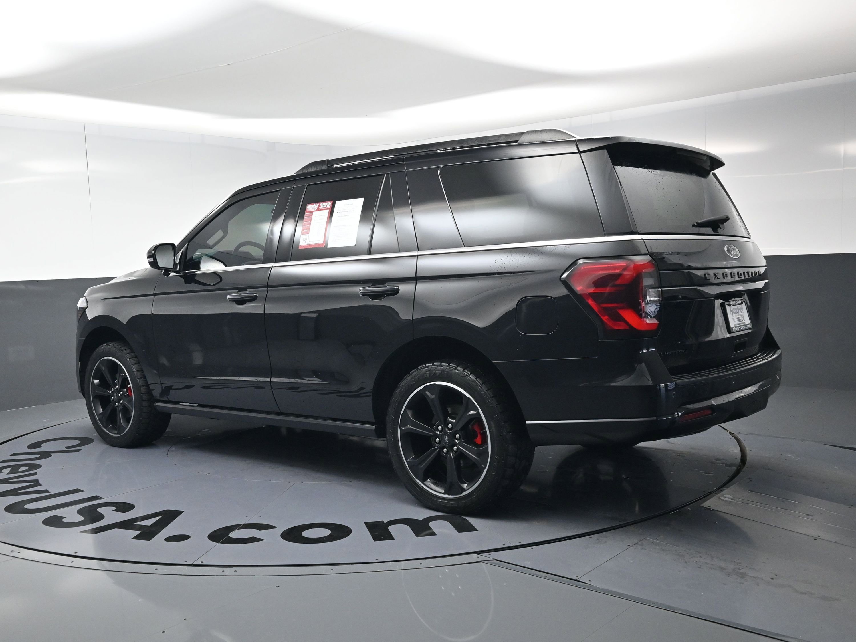 Used 2022 Ford Expedition Limited image 7