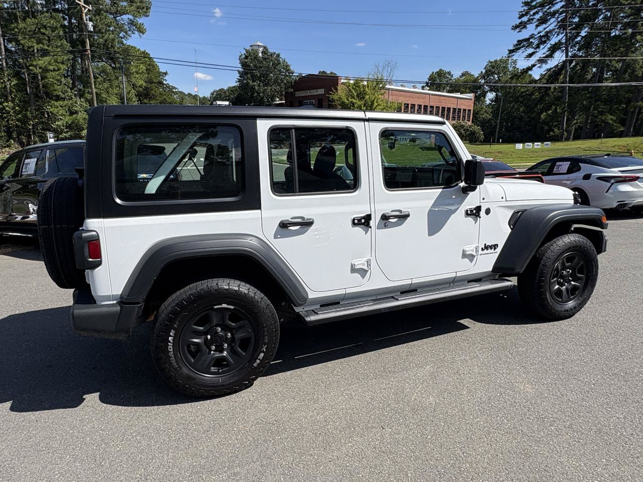 Used 2026 Jeep Wrangler Unlimited Sport AWD/4WD image 6