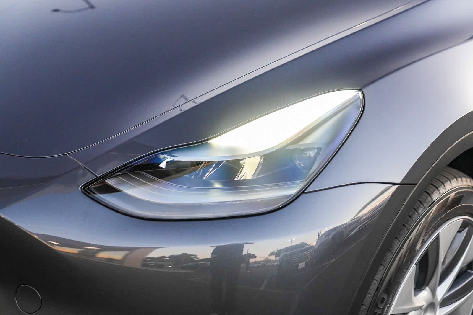 Used 2023 Tesla Model Y 2WD image 2