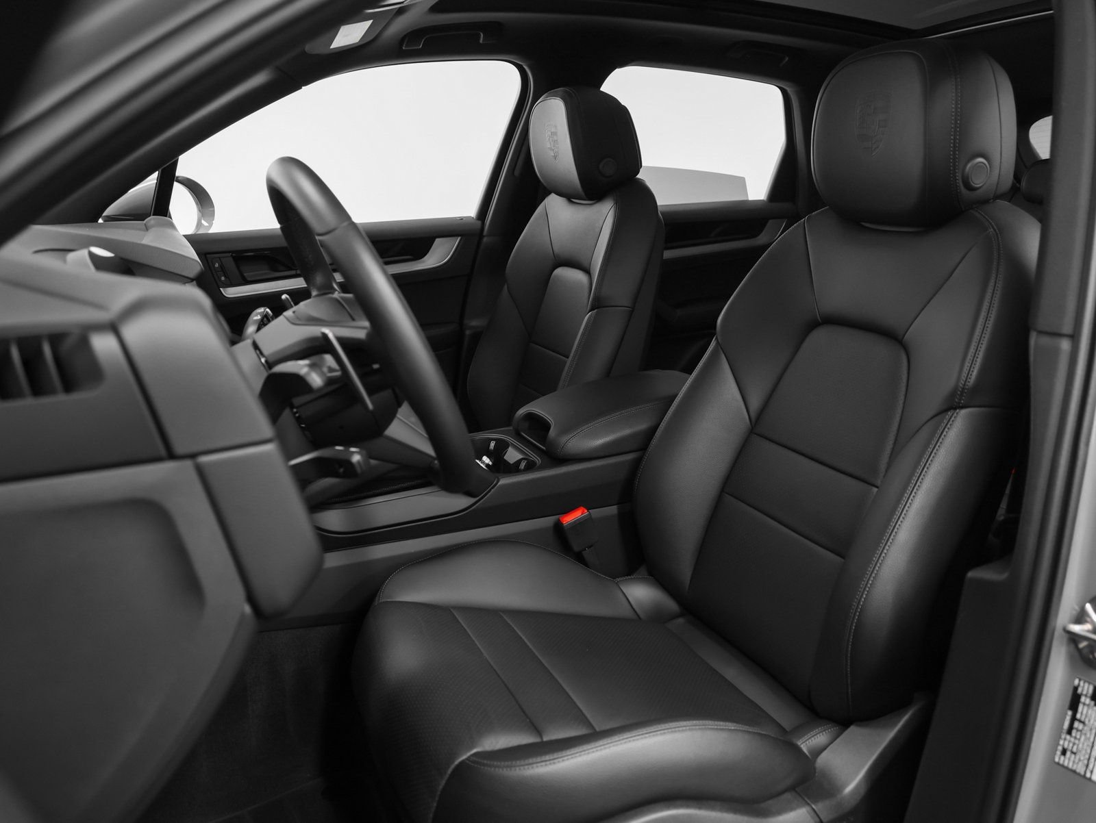 Certified 2025 Porsche Cayenne image 40