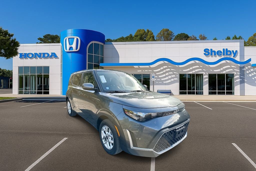 Used 2025 Kia Soul S image 2