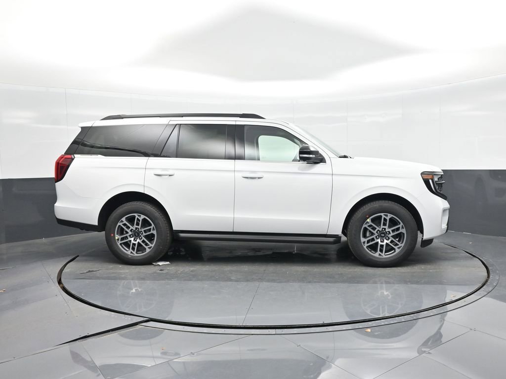 New 2026 Ford Expedition Active image 16