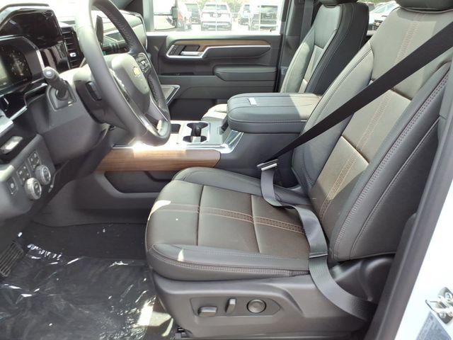 New 2026 Chevrolet Silverado 3500 High Country w/ High Country Premium Package AWD/4WD image 6