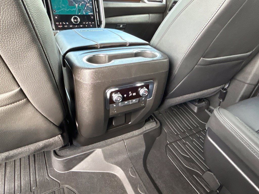 Used 2026 GMC Yukon Denali w/ Sun & Power Step Package AWD/4WD image 64