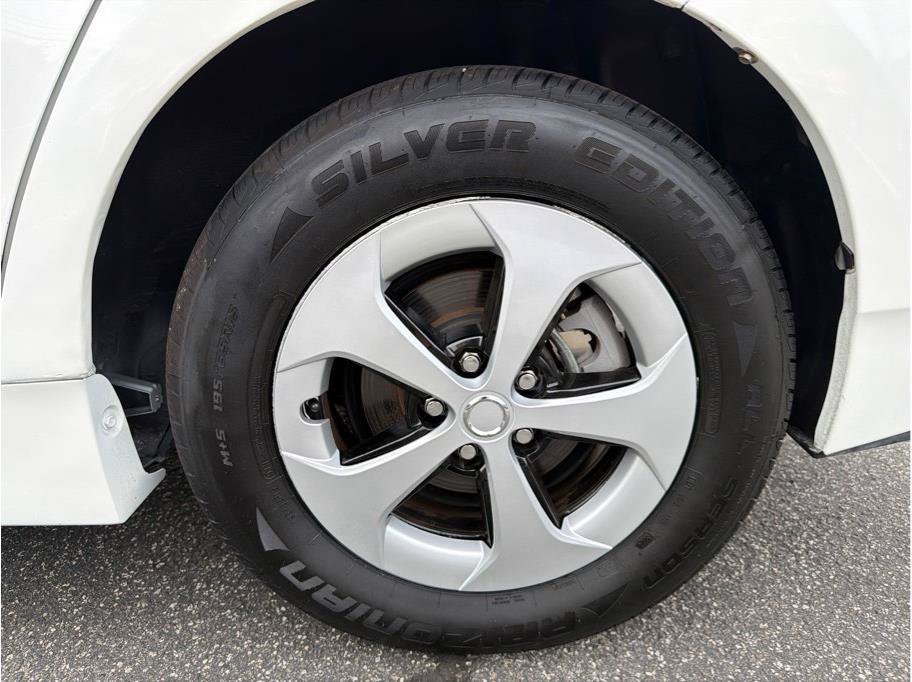 Used 2015 Toyota Prius Two FWD image 19