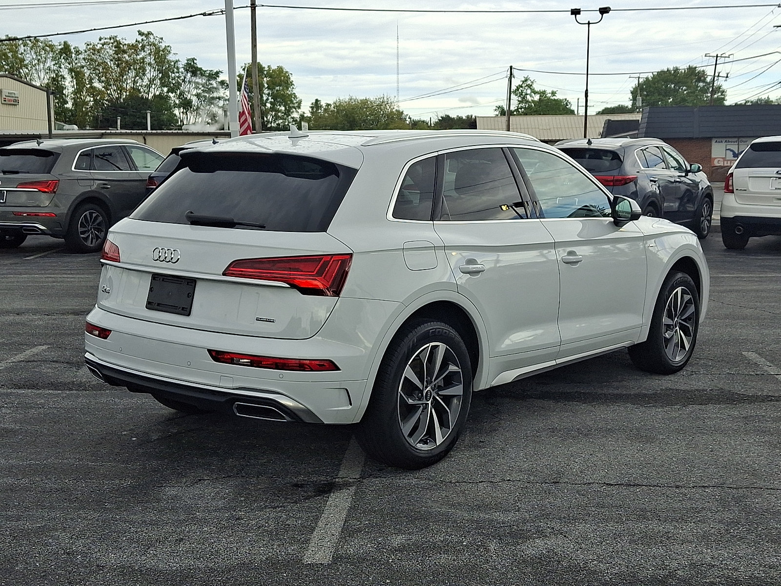 Used 2023 Audi Q5 2.0T Premium w/ Convenience Package AWD/4WD image 6