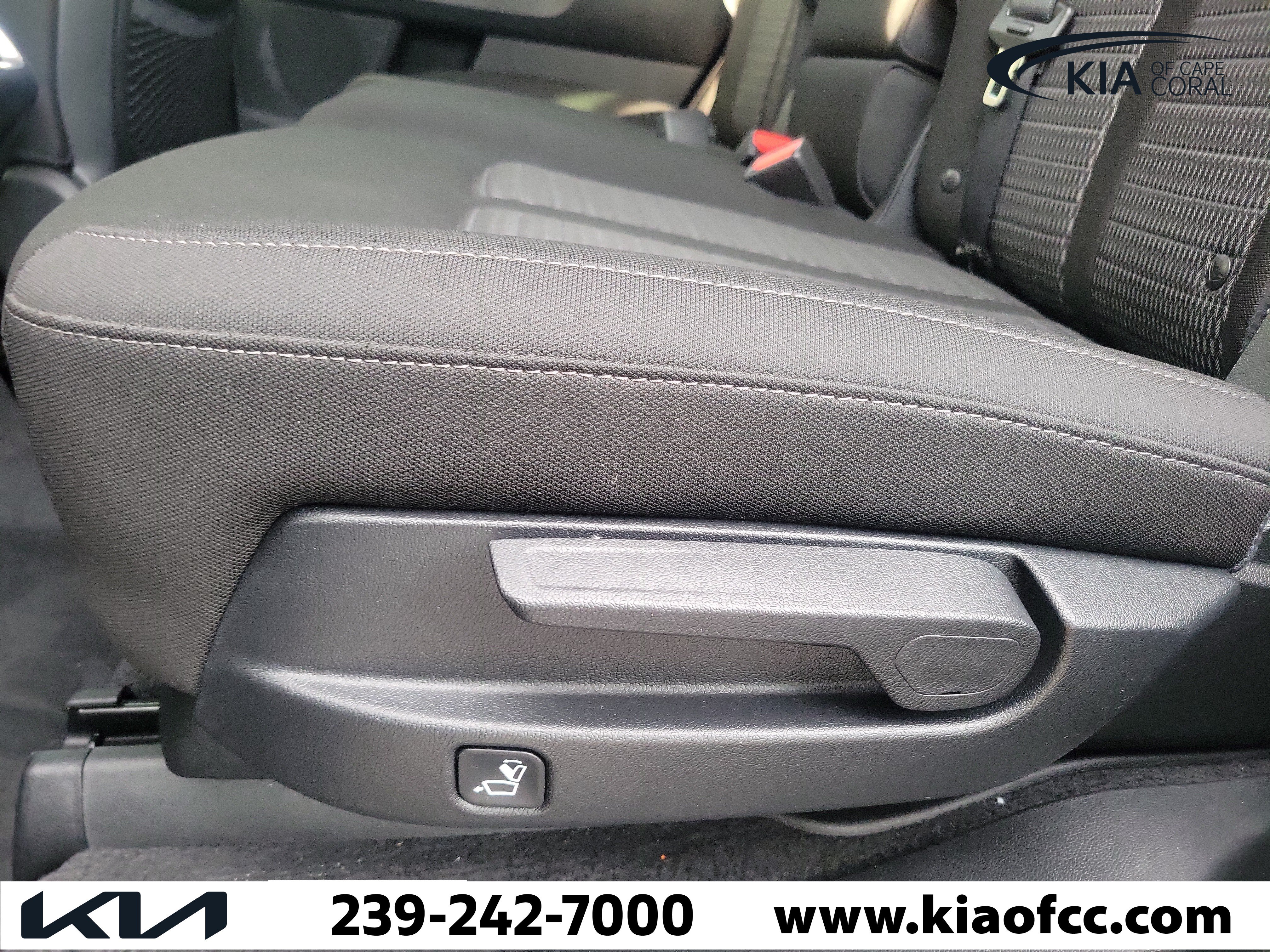 Certified 2023 Kia Sorento LX FWD image 15