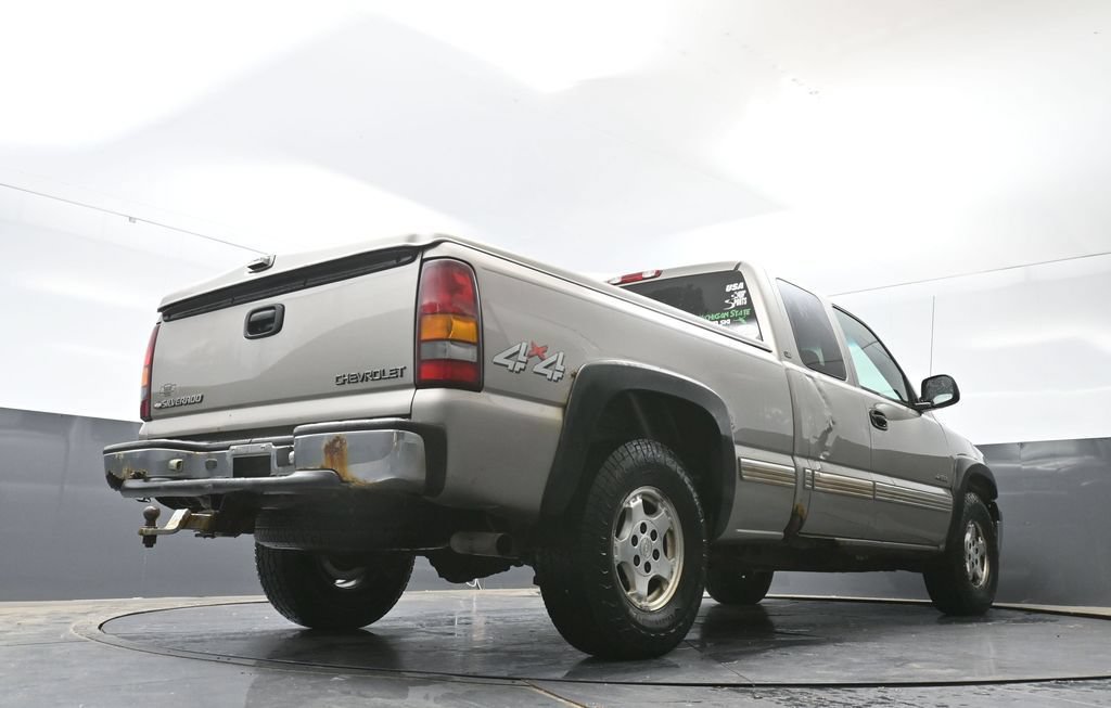 Used 2001 Chevrolet Silverado 1500 LS w/ Firm Ride Suspension Pkg AWD/4WD image 22