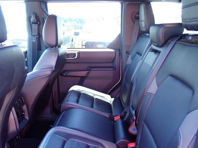 Used 2025 Ford Bronco Outer Banks AWD/4WD image 19