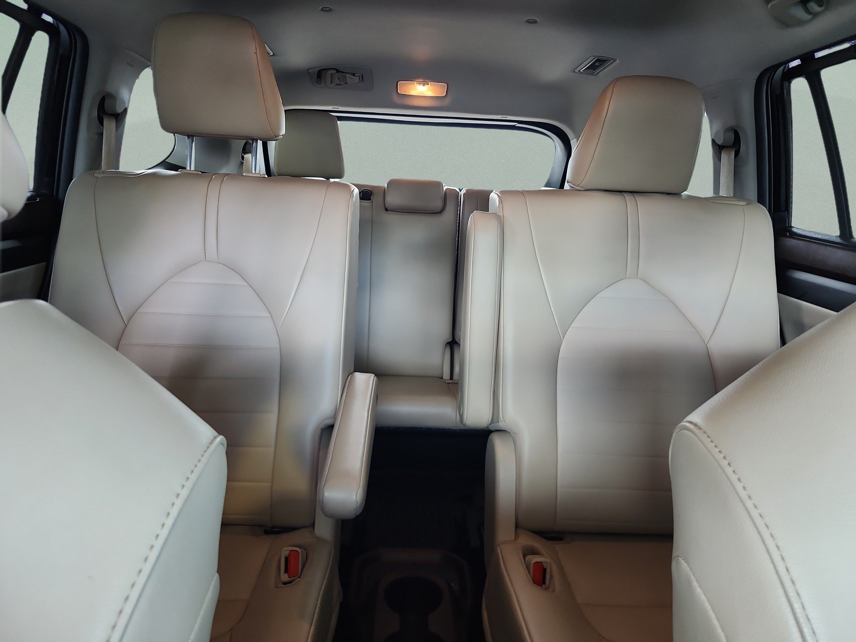 Used 2022 Toyota Highlander XLE FWD image 19